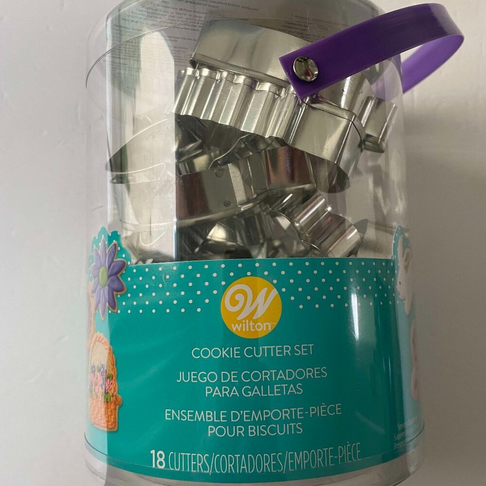 NIB- Wilton 18 Piece Easter Cookie Cutter Set